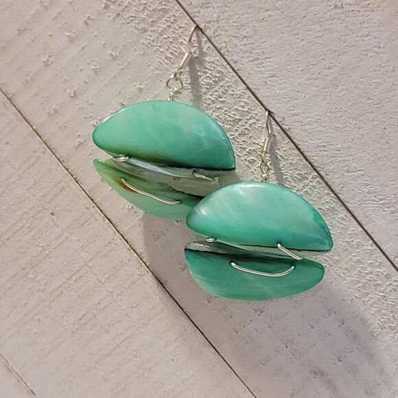 Upcycled Green Shell Dangle Earrings – Eco-Friendly Ocean-Inspired Jewelry - Picture 2 of 4